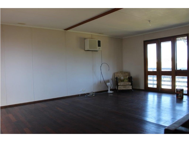 100 Point Leander Drive, Port Denison WA 6525