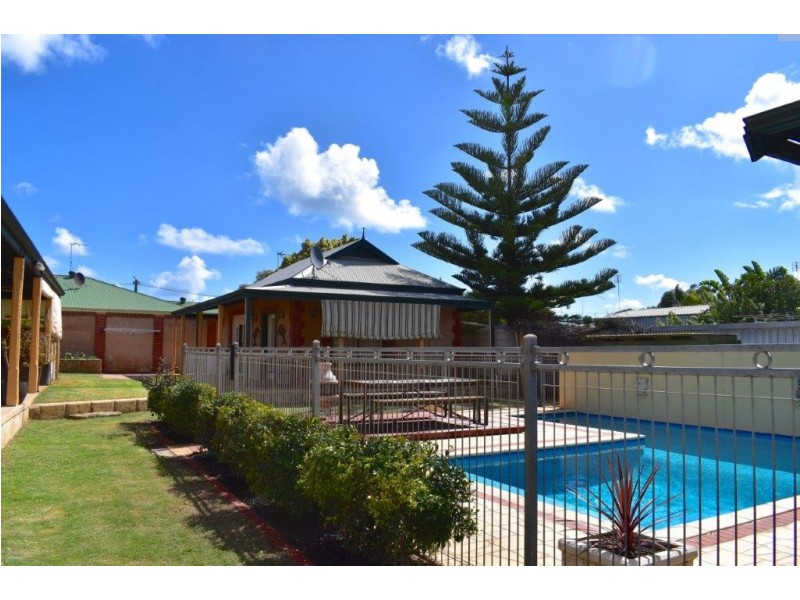 4 Lecaille Street, Dongara WA 6525