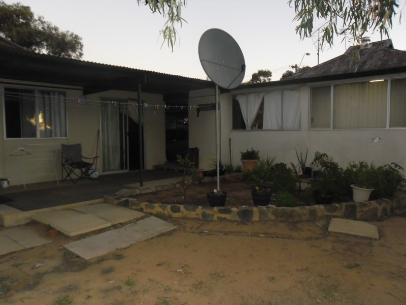 4 and 5 Yarra Street, Carnamah WA 6517