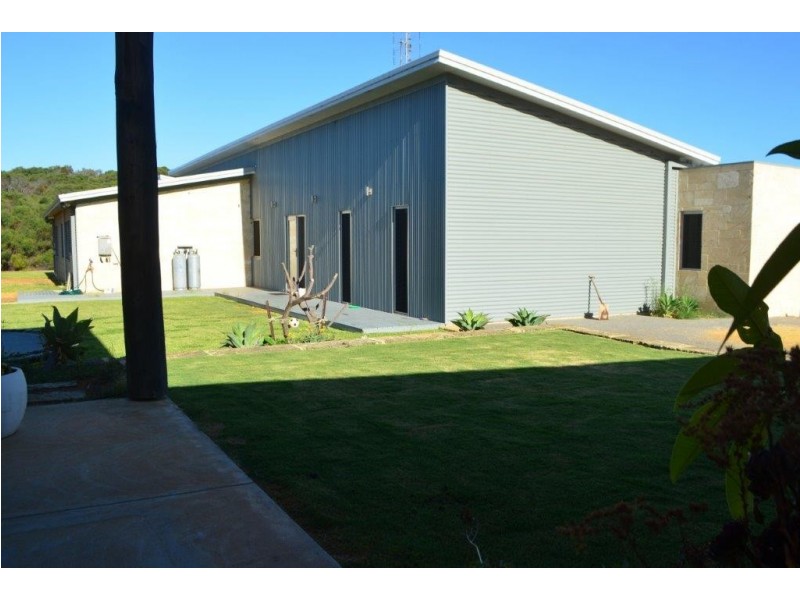 66 Hidden Valley Close, Dongara WA 6525