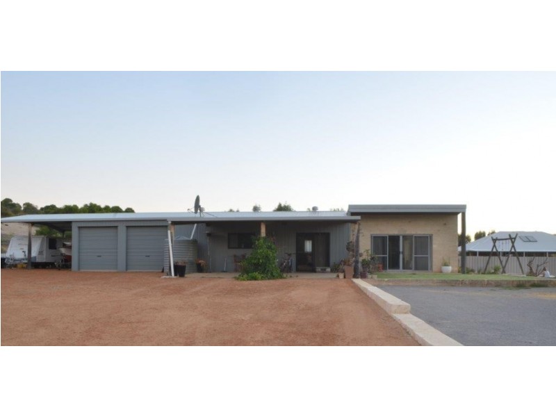66 Hidden Valley Close, Dongara WA 6525