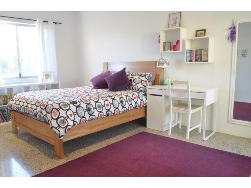 66 Hidden Valley Close, Dongara WA 6525