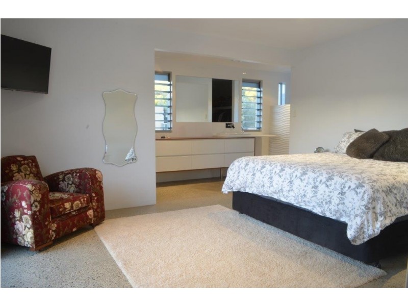 66 Hidden Valley Close, Dongara WA 6525