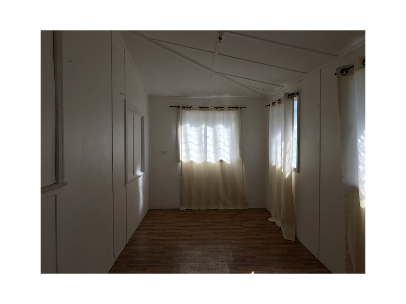 8 Armstrong Street, Dongara WA 6525