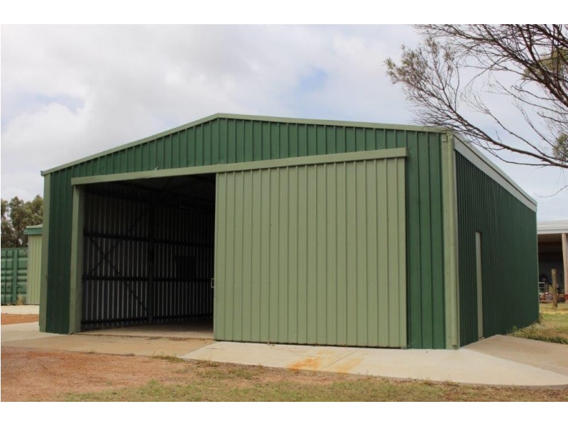 38 Tulloch Drive, Dongara WA 6525