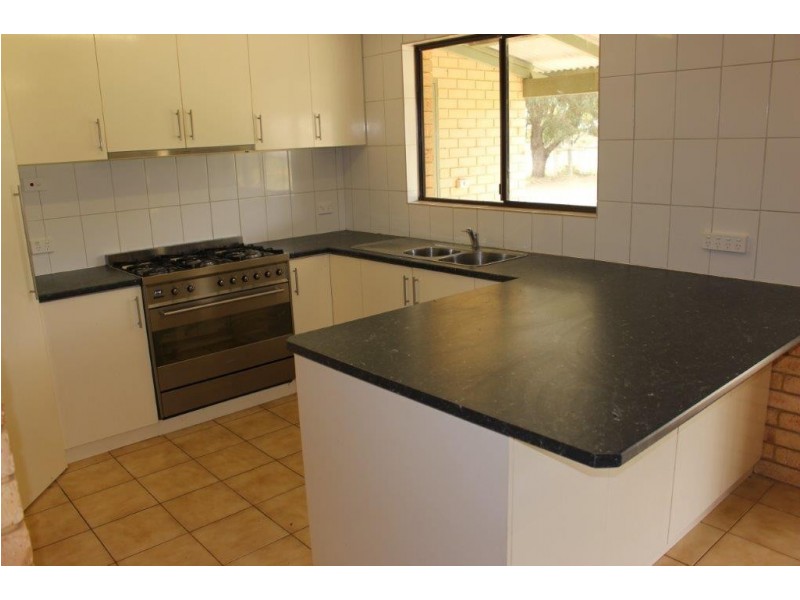 38 Tulloch Drive, Dongara WA 6525