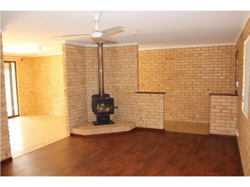 38 Tulloch Drive, Dongara WA 6525