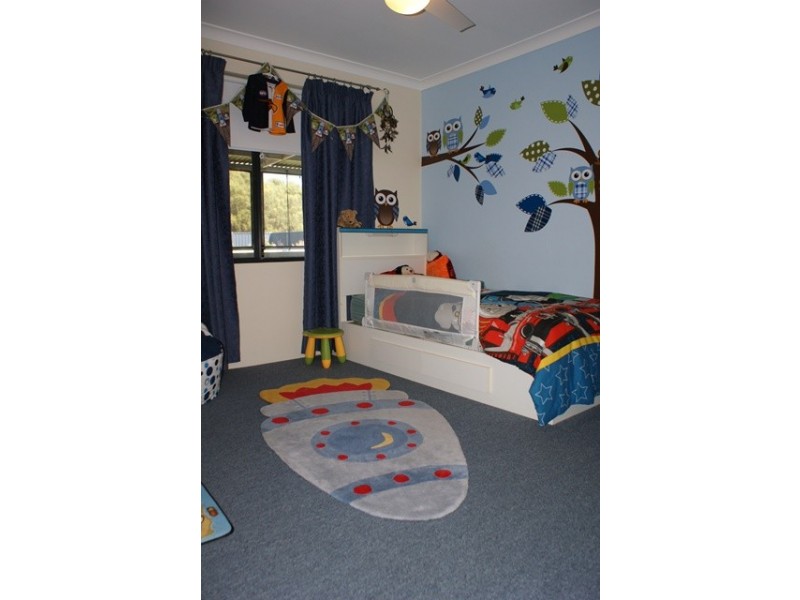 12 Gillam Drive, Dongara WA 6525