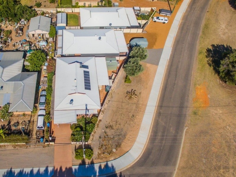 1C Irwin Crescent, Dongara WA 6525