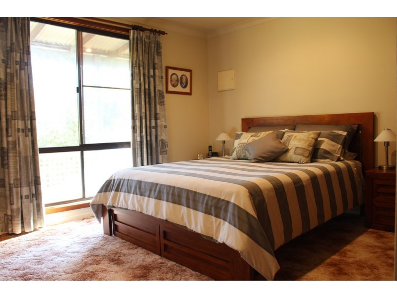 15 Pickering Drive, Dongara WA 6525