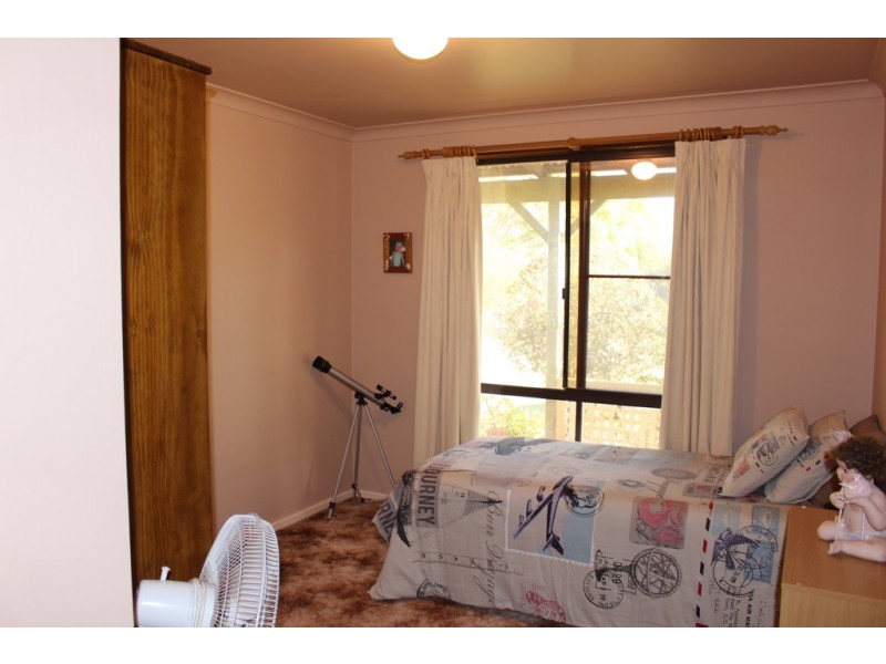 15 Pickering Drive, Dongara WA 6525