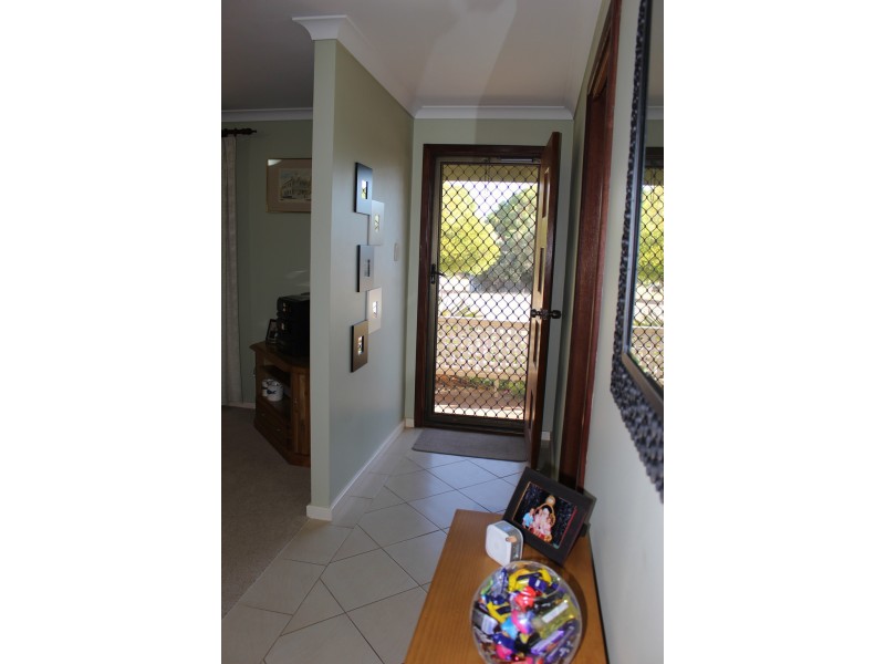 15 Pickering Drive, Dongara WA 6525