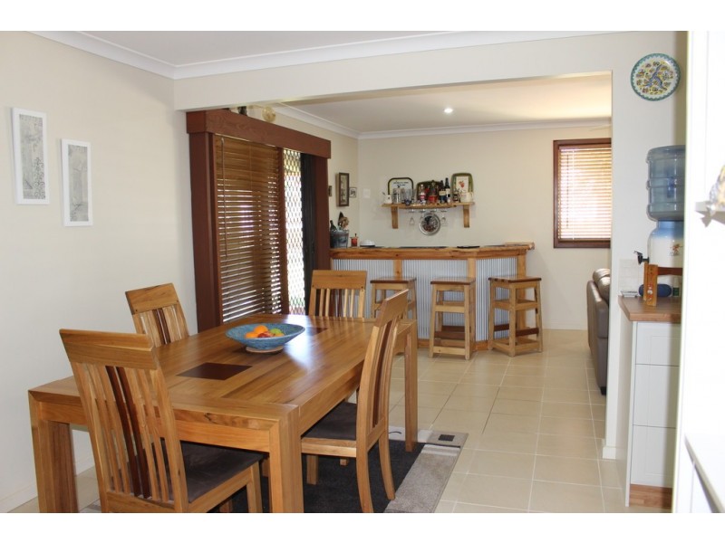 15 Pickering Drive, Dongara WA 6525