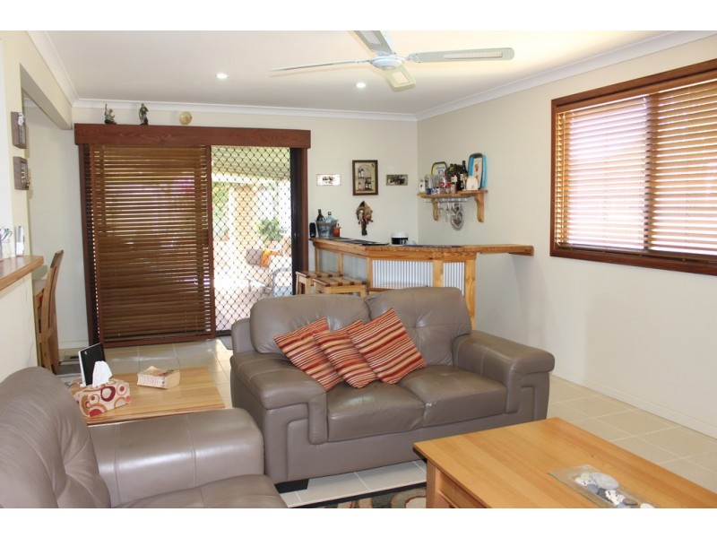 15 Pickering Drive, Dongara WA 6525