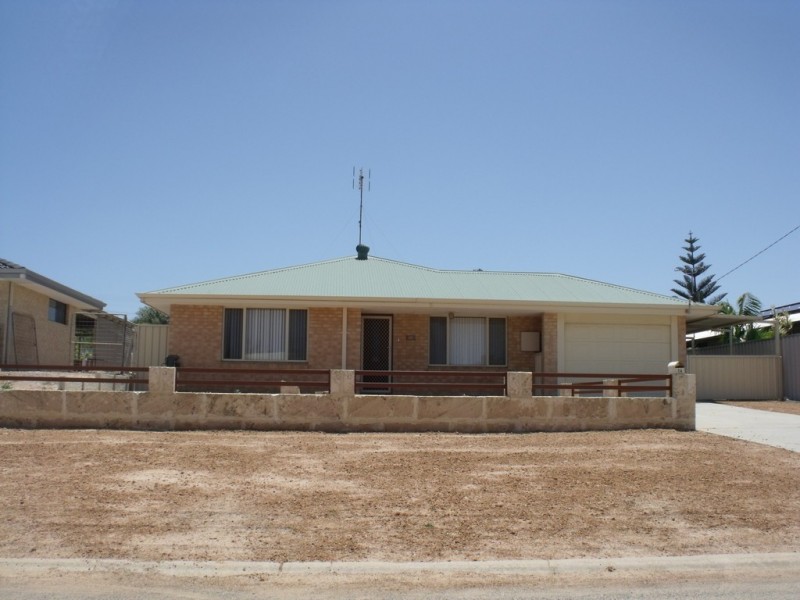 14 Peterwangy Place, Port Denison WA 6525