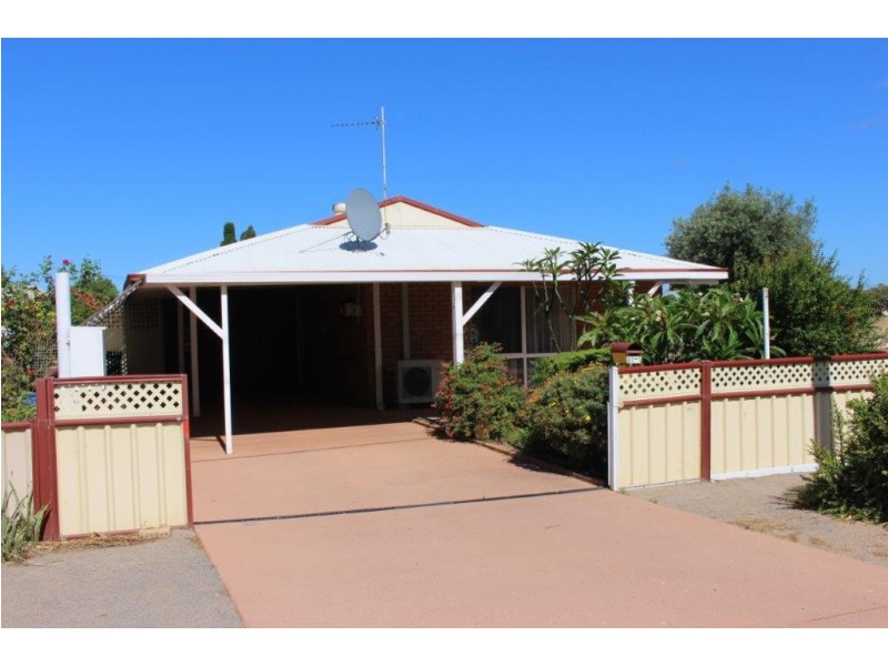 1 Irwin Crescent, Dongara WA 6525