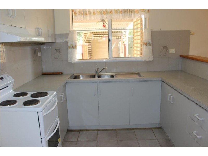 1 Irwin Crescent, Dongara WA 6525