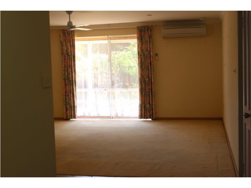 1 Irwin Crescent, Dongara WA 6525