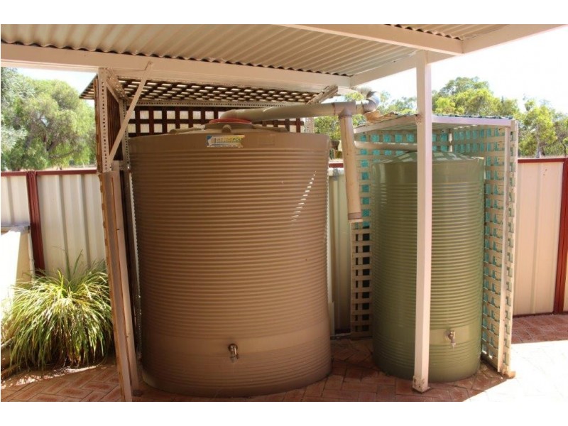 1 Irwin Crescent, Dongara WA 6525