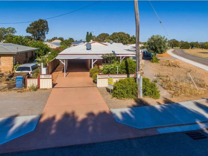 1 Irwin Crescent, Dongara WA 6525