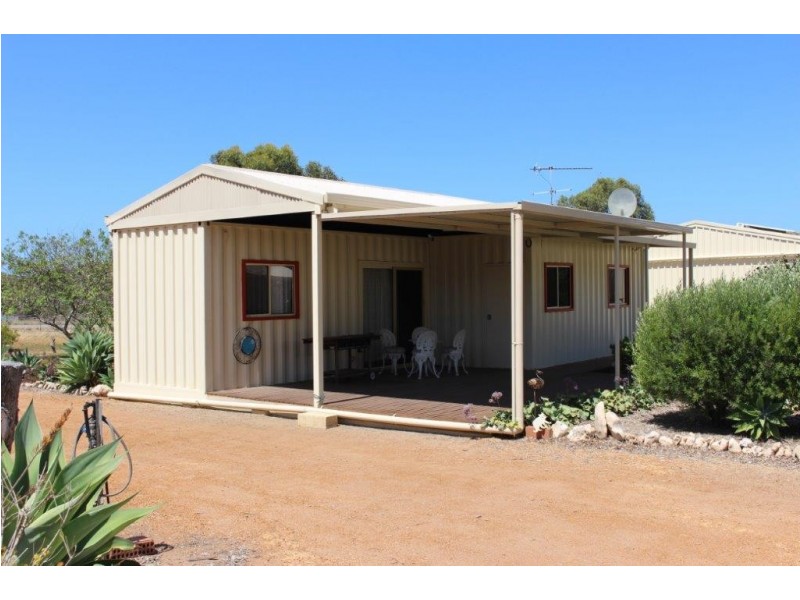109 Brennand Road, Dongara WA 6525