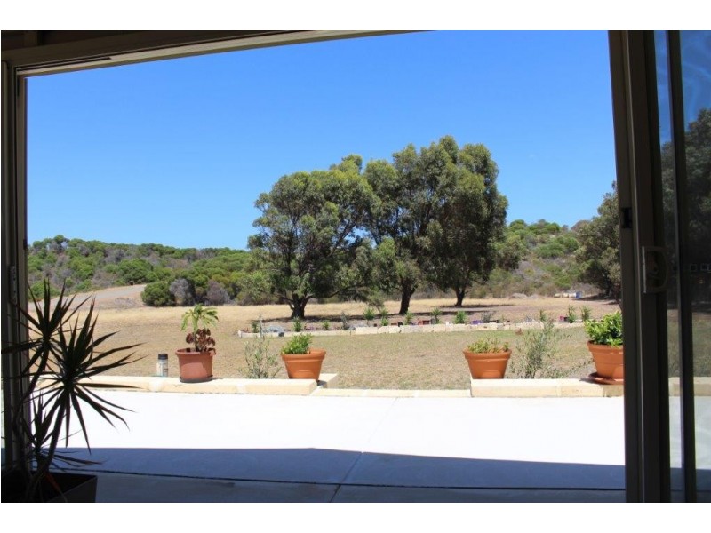 109 Brennand Road, Dongara WA 6525