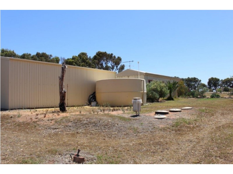 109 Brennand Road, Dongara WA 6525