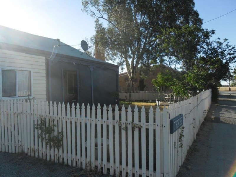 3 Niven Crescent, Carnamah WA 6517