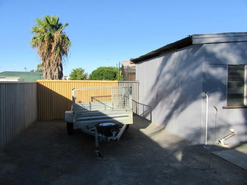 11 Robertson Street, Carnamah WA 6517