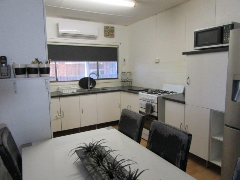 11 Robertson Street, Carnamah WA 6517