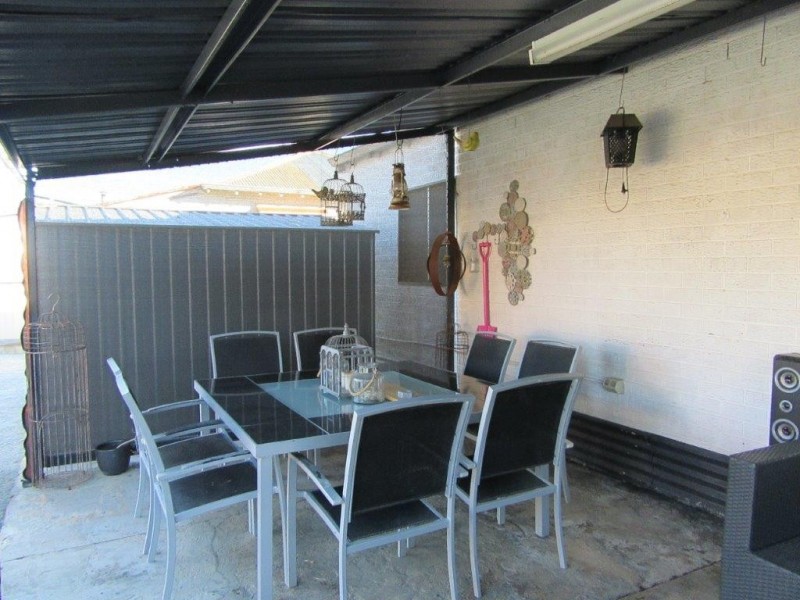 11 Robertson Street, Carnamah WA 6517