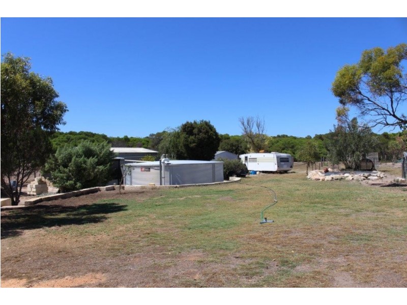 104 Stock Route Road, Yardarino WA 6525