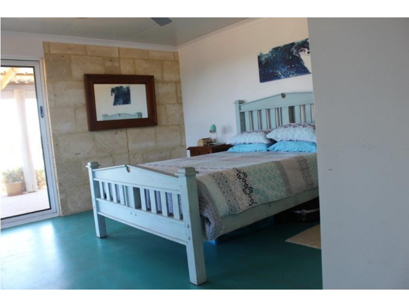 104 Stock Route Road, Yardarino WA 6525