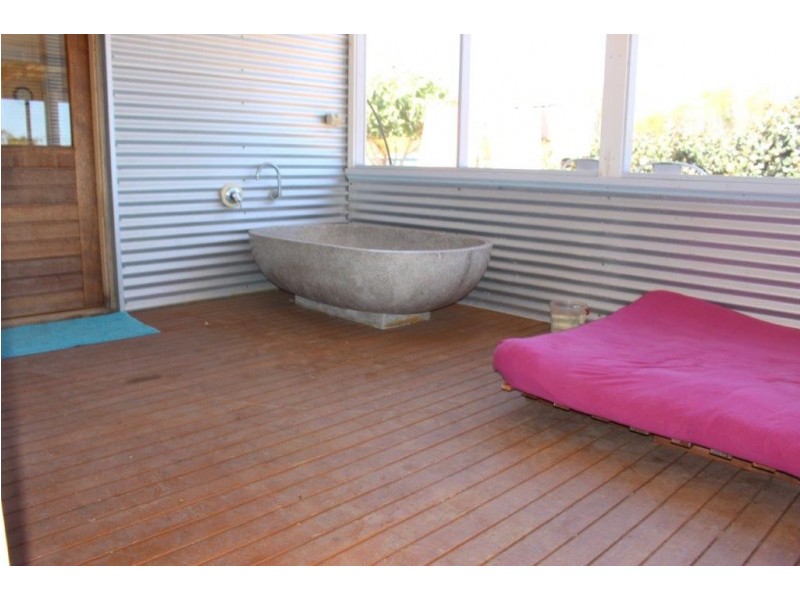 104 Stock Route Road, Yardarino WA 6525