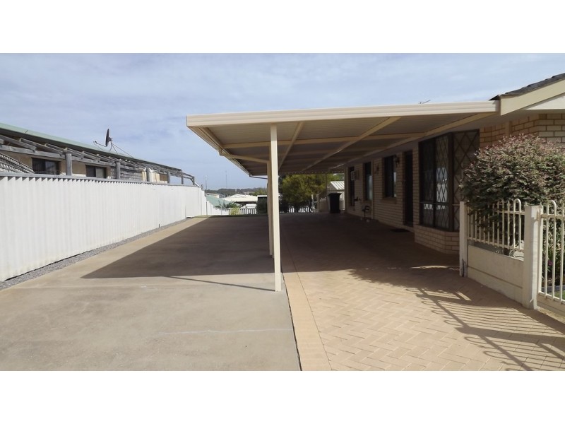 33 OCEAN DRIVE, Port Denison WA 6525