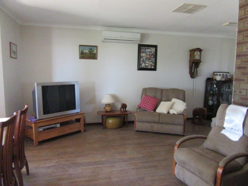 19 Parker Street, Carnamah WA 6517