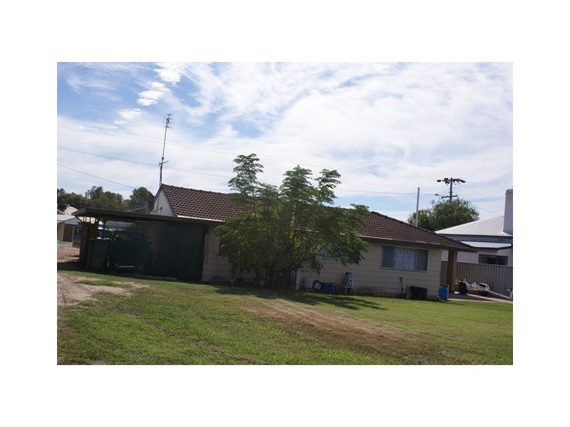 8 Hunts Road, Dongara WA 6525