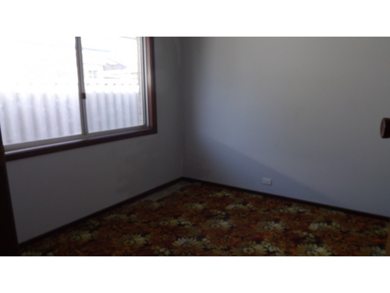 8 Hunts Road, Dongara WA 6525