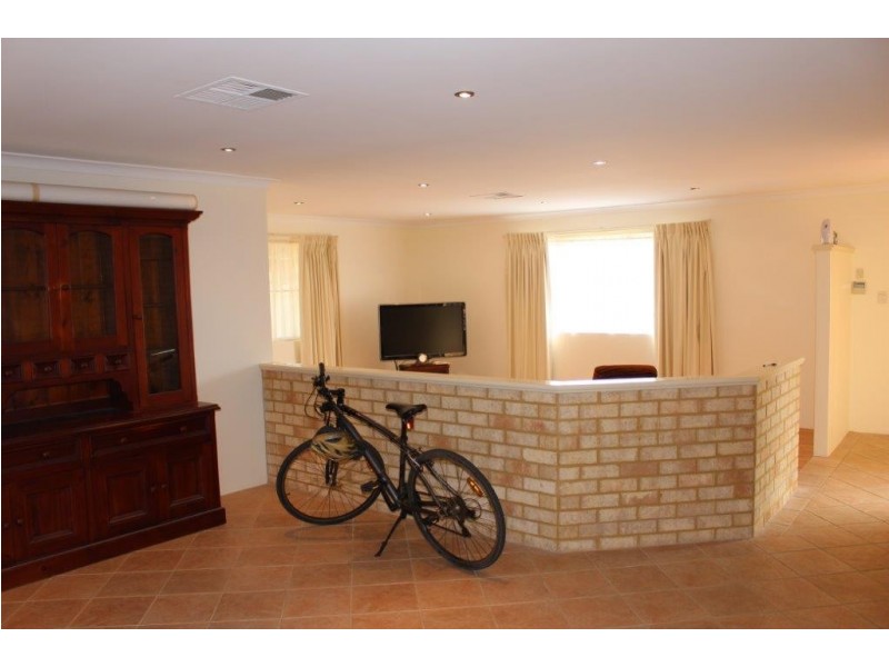 15 Bungaru Road, Port Denison WA 6525