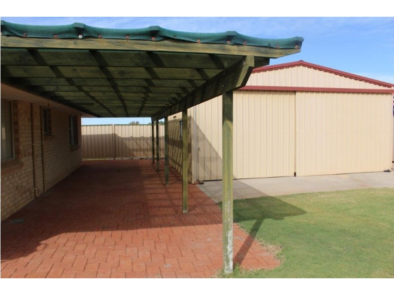 15 Bungaru Road, Port Denison WA 6525