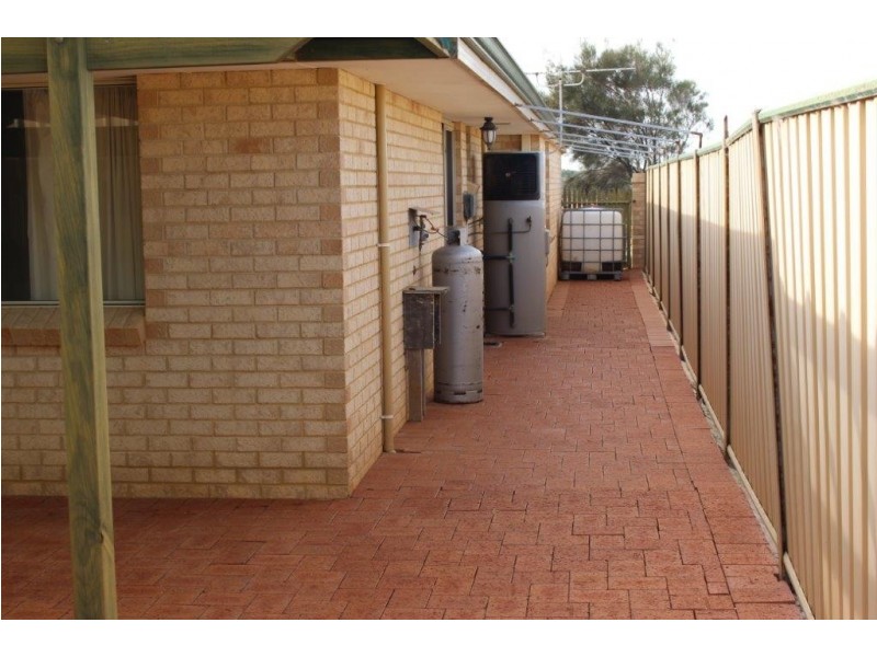 15 Bungaru Road, Port Denison WA 6525