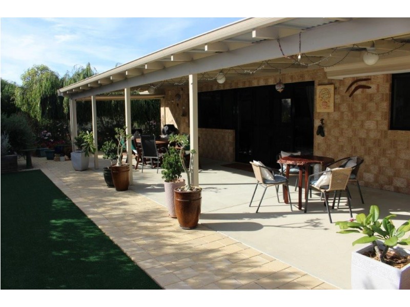 9 Fitzgerald Cove, Port Denison WA 6525