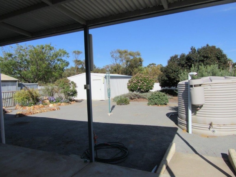 3 Caron Street, Carnamah WA 6517