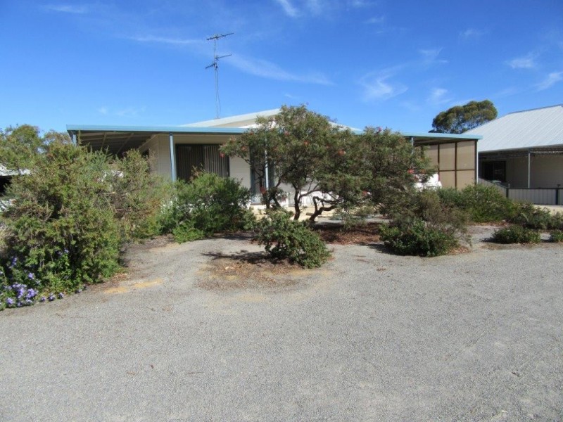 3 Caron Street, Carnamah WA 6517