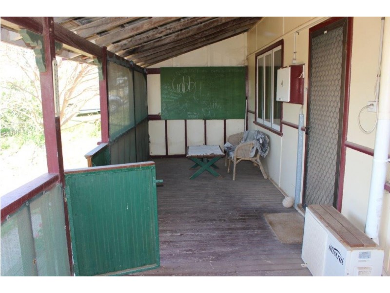 4 Armstrong Street, Dongara WA 6525