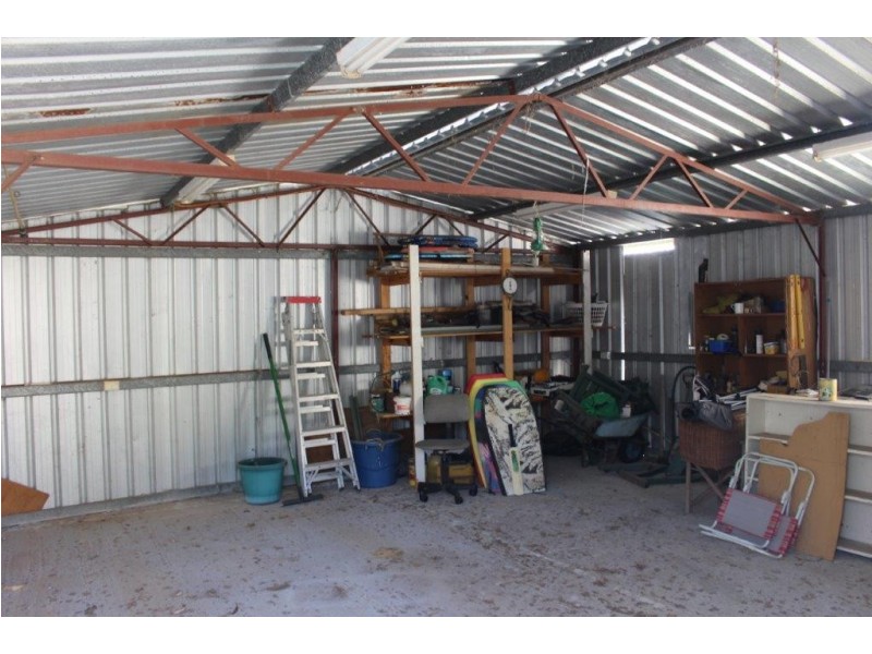 4 Armstrong Street, Dongara WA 6525