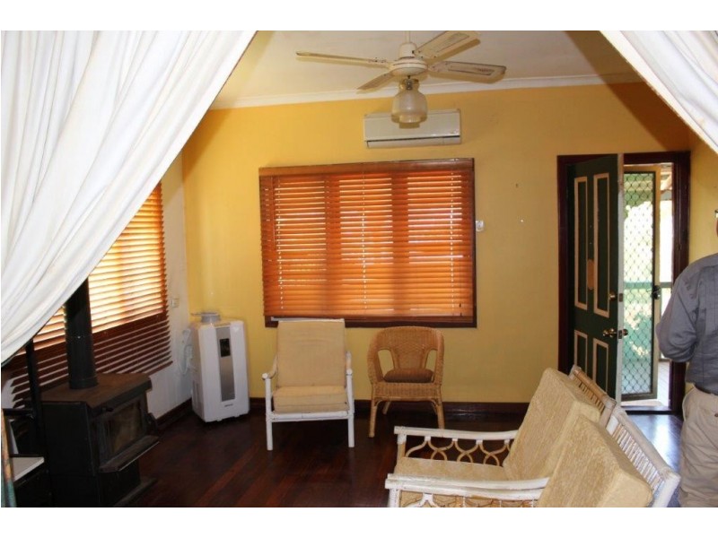 4 Armstrong Street, Dongara WA 6525