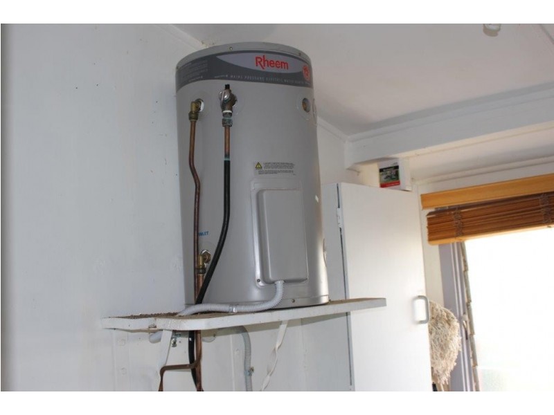 4 Armstrong Street, Dongara WA 6525