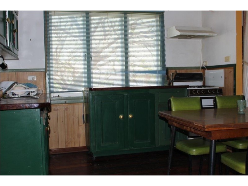 4 Armstrong Street, Dongara WA 6525