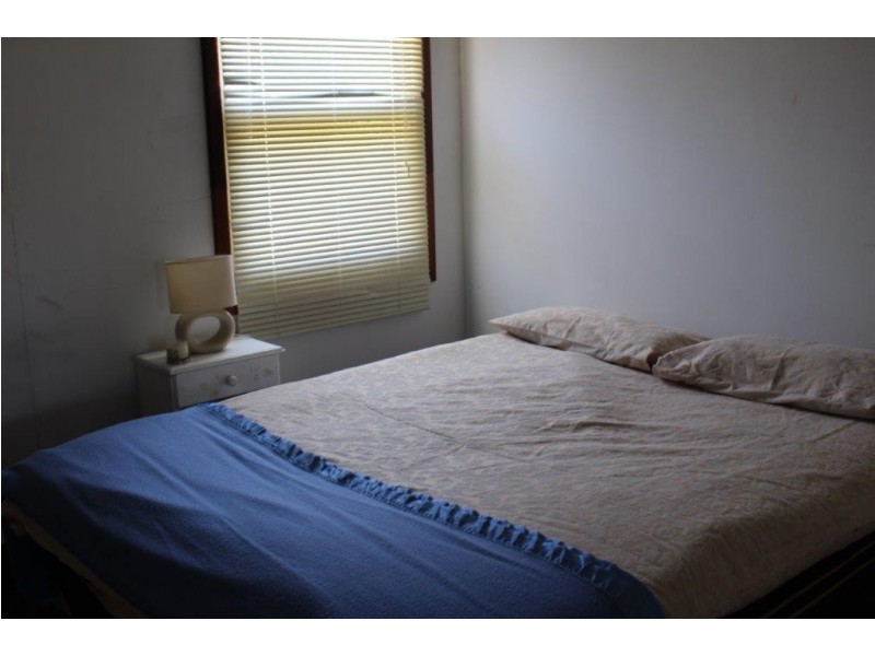 4 Armstrong Street, Dongara WA 6525